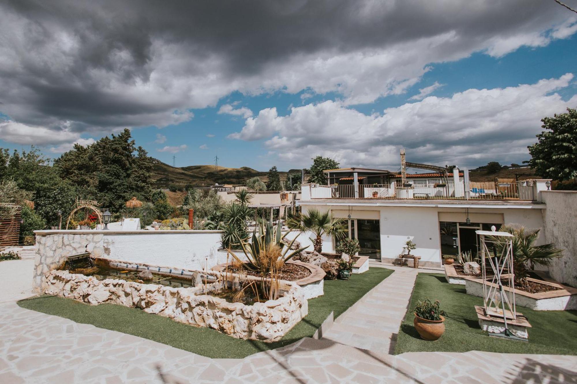 Cosi Priziusi Bed & Breakfast Vizzini Bagian luar foto