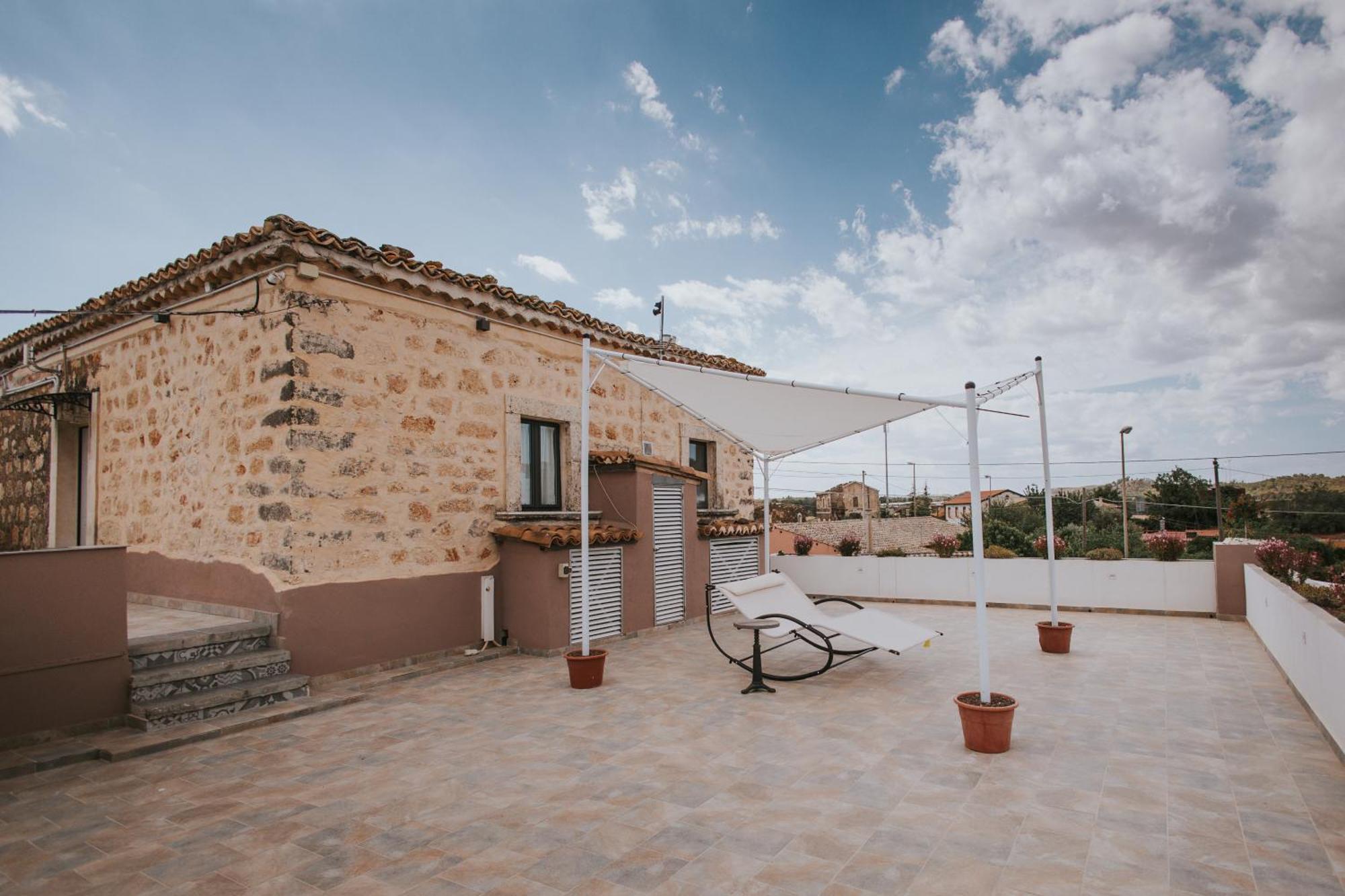 Cosi Priziusi Bed & Breakfast Vizzini Bagian luar foto