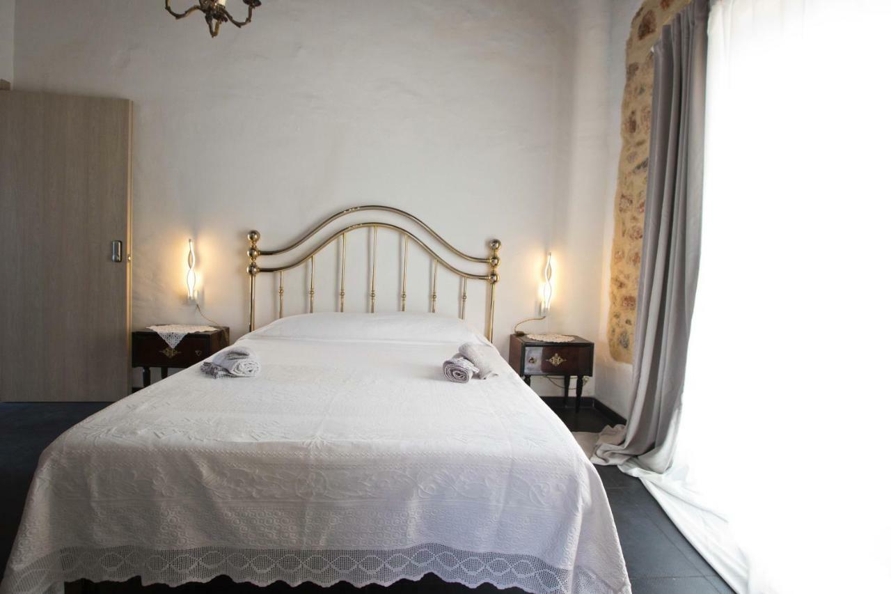 Cosi Priziusi Bed & Breakfast Vizzini Bagian luar foto